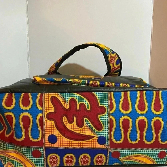 Handcrafted unisex Ankara print vinyl leather duffel weekend travel bag - Picture 3 of 11